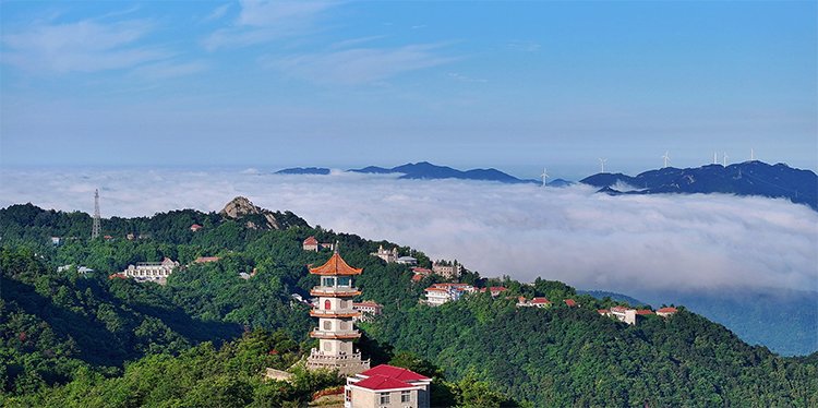 Sea of Clouds at Jigong Mountain: Sunrise Views & Historic Villas
