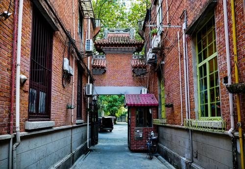 Shikumen Shanghai: Immersive Guide to Historic Alleyways and Local Life