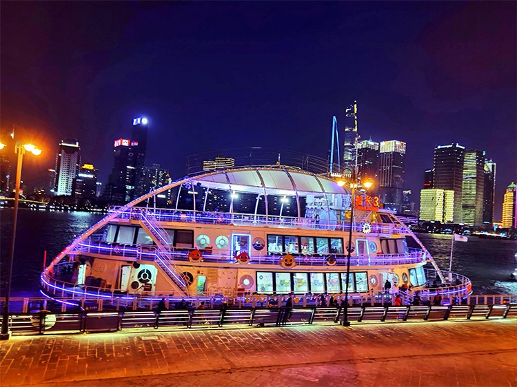 Shiliupu Pier: Entdecke Shanghais charmendes Flussufer‑„Wohnzimmer“