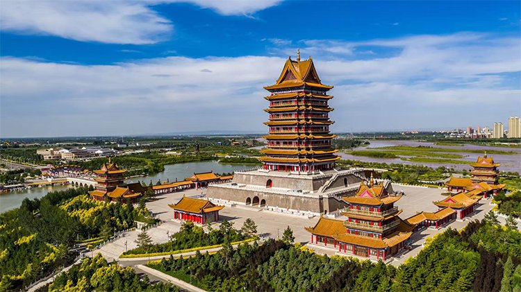 Explore Yellow River Attractions: Qingtongxia Tower's 108m Panoramic View